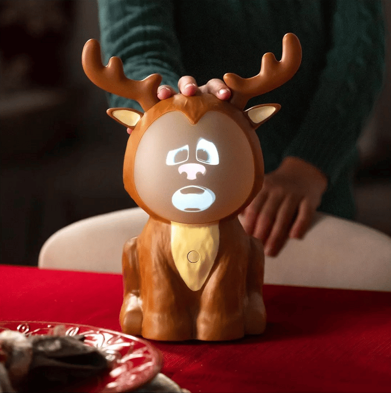 🎅Christmas Sale 49% Off 🦌3D Riley The ReinDroid (Mr. Chill) Talking Animated Reindeer with Built-in Projector & Speaker – Plug'n Play🎄