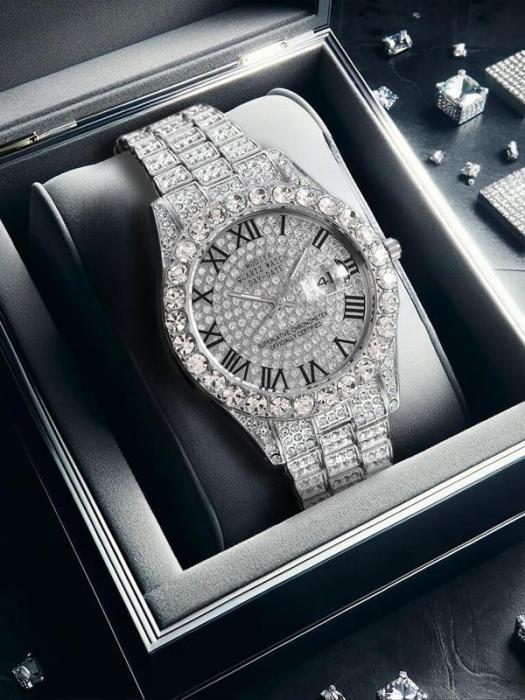 🔥Limited Time 50% OFF🔥Men's Luxury Rhinestone Decorated Round Dial Quartz Watch